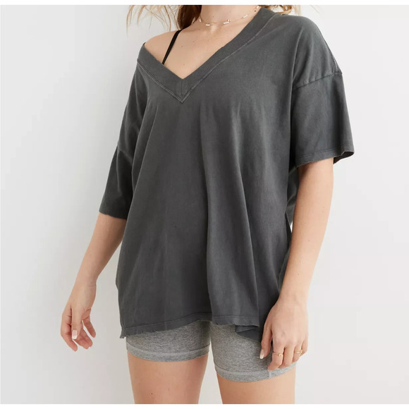 aerie Tops - Aerie Extreme V-Neck Y2K Oversized Boyfriend T-Shirt Black Small A004634